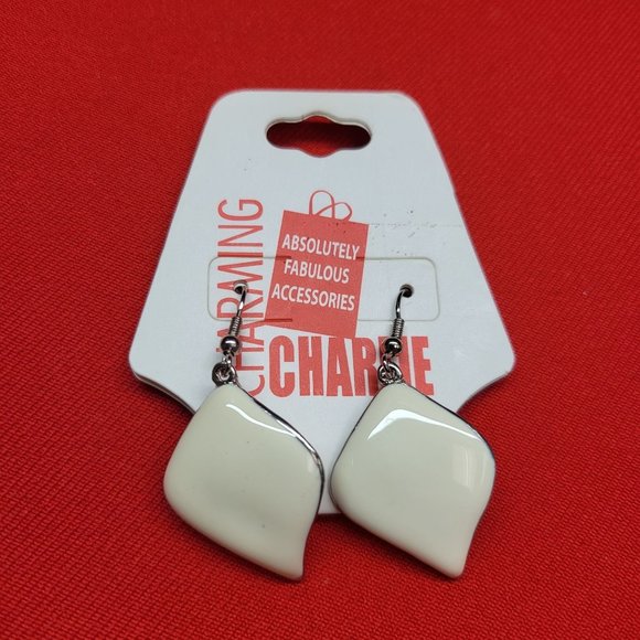 Charming Charlie Floral Earring & Necklace Set - Picture 8 of 14